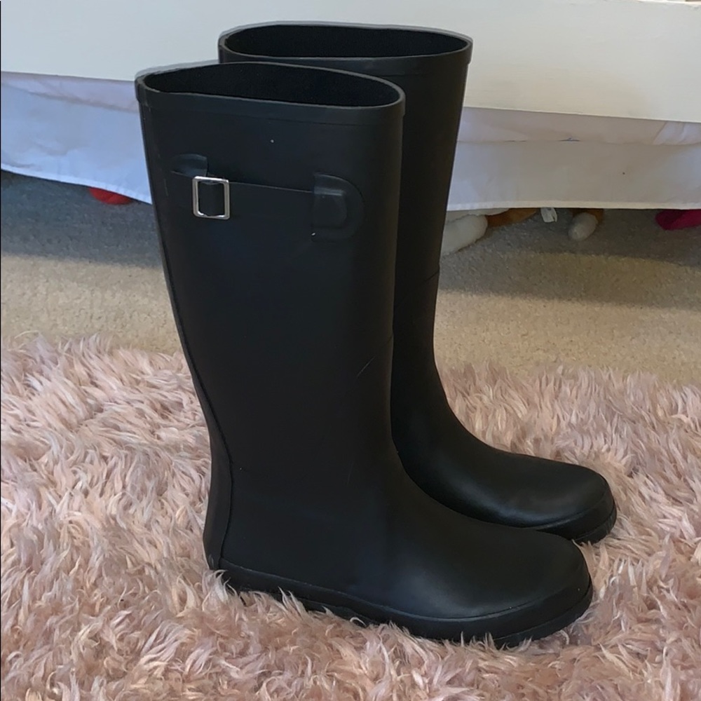 Black rubber rain boots - size 9
